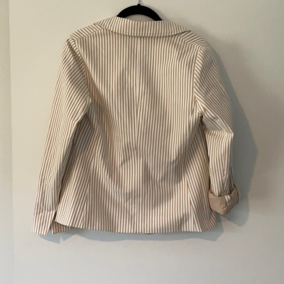 Chicos 2 Piece Pants and Blazer - Picture 6 of 7